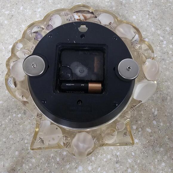 Vtg Paradise Place Lucite Seashell Acrylic Resin Wall Clock 8" - Picture 3 of 8